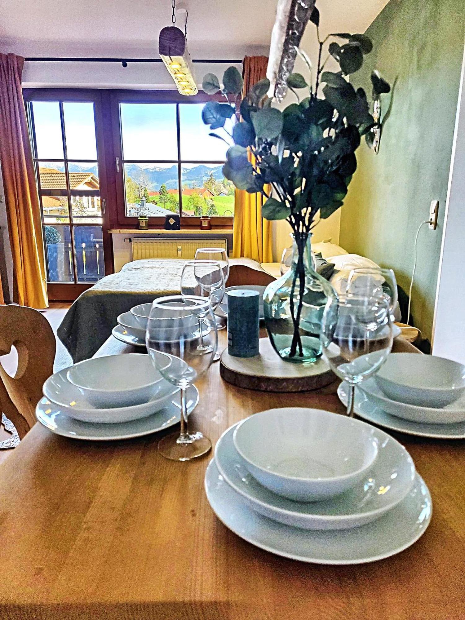 Lindners Hideaways - Bergnest Lodge - Bergblick Fewo 6 Pers Balkon Garten Hund Ski Unterkunft Luftkurort Oberreute Naehe Buchenegger Wasserfaelle Eistobel Bodensee Dış mekan fotoğraf