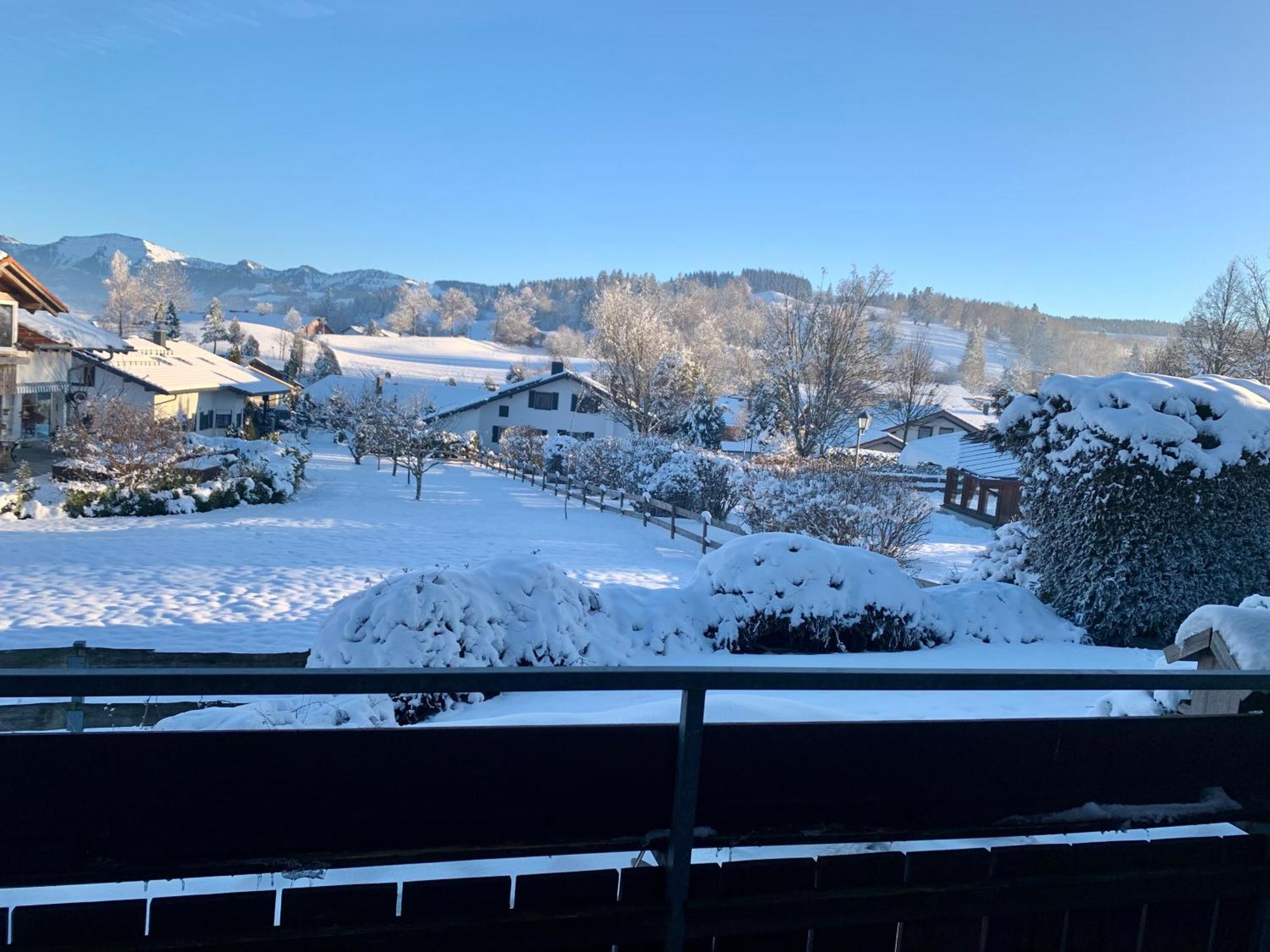 Lindners Hideaways - Bergnest Lodge - Bergblick Fewo 6 Pers Balkon Garten Hund Ski Unterkunft Luftkurort Oberreute Naehe Buchenegger Wasserfaelle Eistobel Bodensee Dış mekan fotoğraf